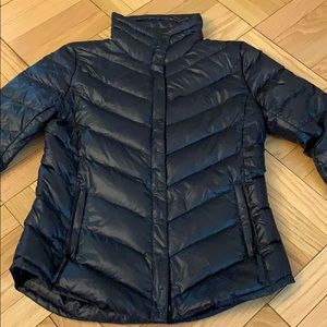 Women’s size small Gap black puffer jacket